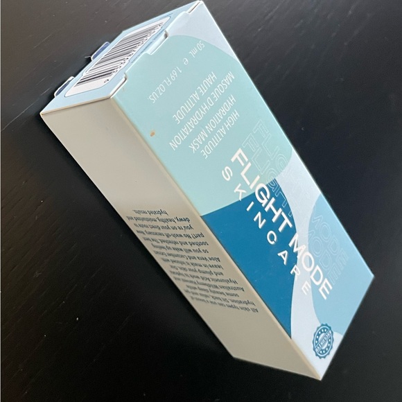 Flight Mode Skincare High Altitude Hydration Mask - Picture 4 of 6
